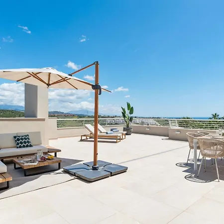 Royal Penthouse Sunny Golf Apartment
