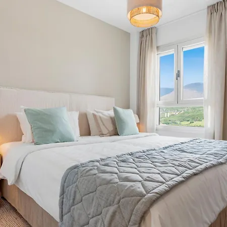 Royal Penthouse Sunny Golf Daire Estepona