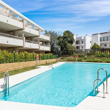 Royal Penthouse Sunny Golf Apartment