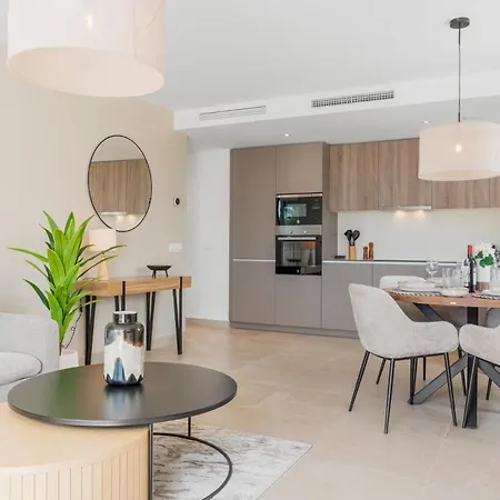 Royal Penthouse Sunny Golf Appartement *